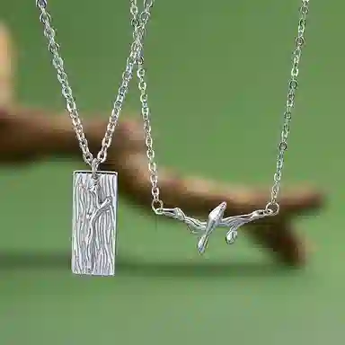 925
