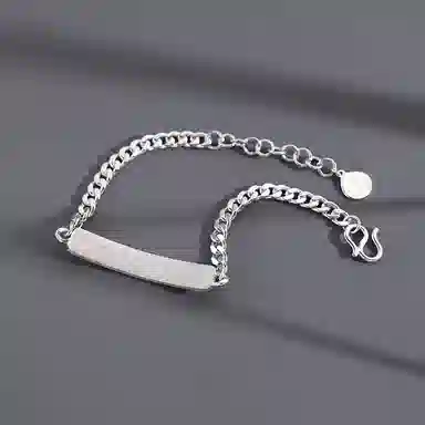 925