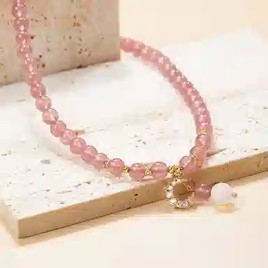 子婳 中式复古风招桃花正缘好运满满小众设计轻奢高级感手饰 草莓晶 手串 女款