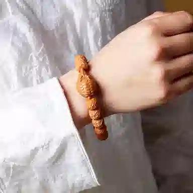 子婳 八方来财招财纳福诸事顺利新中式复古国潮设计精工雕刻无相桶珠手捻文玩佛珠#好运 猴头核桃 手串 男女同款情侣款