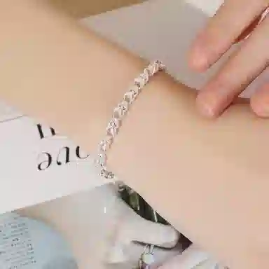 999