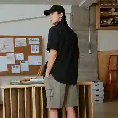 红豆 无性别主义中性风凉感透气不闷汗轻薄舒适冰丝基础款防晒衬衣轻奢高级感时尚通勤外套户外运动百搭宽松单排扣短袖衬衫 男女同款