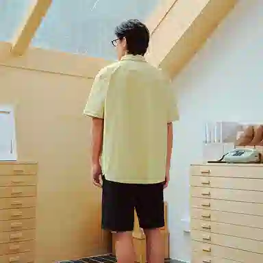 红豆 无性别主义中性风凉感透气不闷汗轻薄舒适冰丝基础款防晒衬衣轻奢高级感时尚通勤外套户外运动百搭宽松单排扣短袖衬衫 男女同款