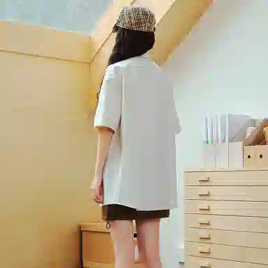 红豆 无性别主义中性风凉感透气不闷汗轻薄舒适冰丝基础款防晒衬衣轻奢高级感时尚通勤外套户外运动百搭宽松单排扣短袖衬衫 男女同款