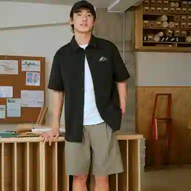 红豆 无性别主义中性风凉感透气不闷汗轻薄舒适冰丝基础款防晒衬衣轻奢高级感时尚通勤外套户外运动百搭宽松单排扣短袖衬衫 男女同款