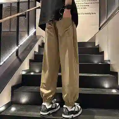 UZXJ ins