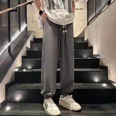 UZXJ ins