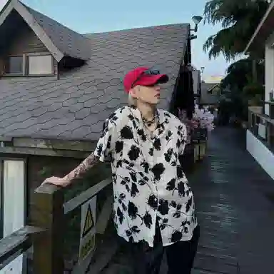 寻星记 美式复古花卉满印冰丝垂感慵懒度假风痞帅宽松百搭夏季短袖衬衣衬衫 男女同款