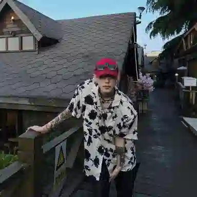 寻星记 美式复古花卉满印冰丝垂感慵懒度假风痞帅宽松百搭夏季短袖衬衣衬衫 男女同款