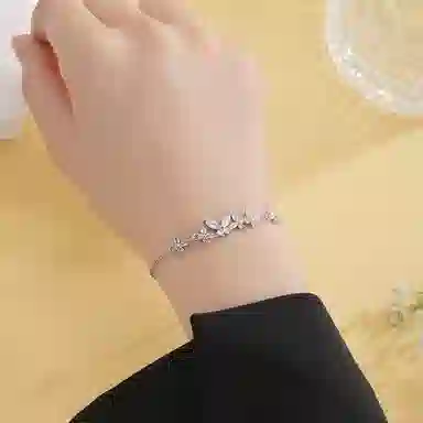 玲饰悦 爆闪小众轻奢简约 璀璨梦幻精致 浪漫甜美轻奢小清新百搭森系紫藤花蝴蝶手饰#好运 琉璃 手链 女款