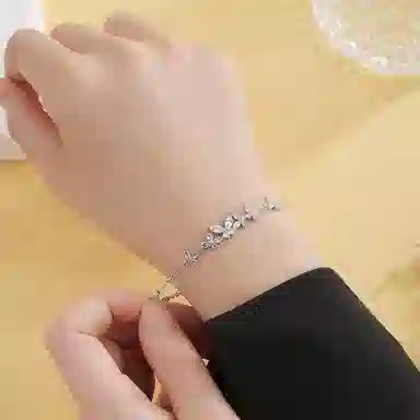 玲饰悦 爆闪小众轻奢简约 璀璨梦幻精致 浪漫甜美轻奢小清新百搭森系紫藤花蝴蝶手饰#好运 琉璃 手链 女款