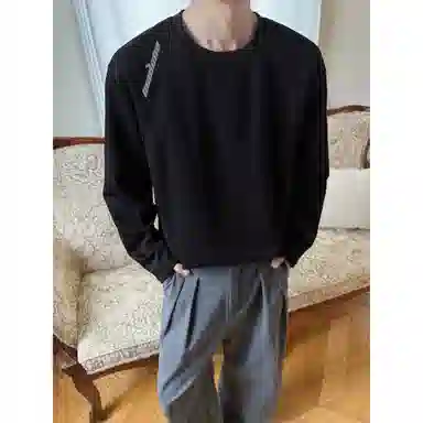 MADONA Basic Logo Crewneck Sweatshirt