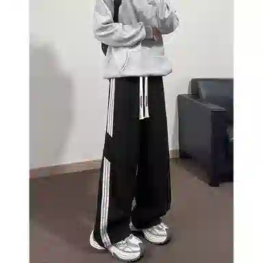 MADONA Classic Wide-Leg Jeans