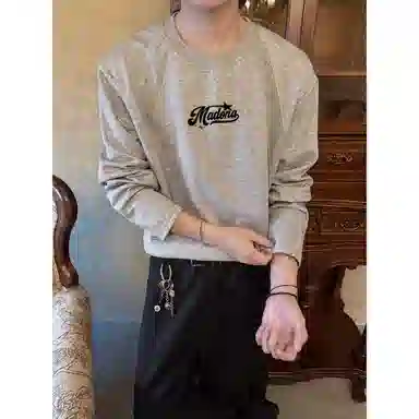 MADONA Retro Logo Star Sweatshirt