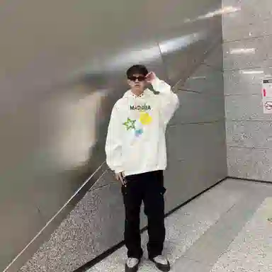 MADONA Cleanfit Sweatshirt