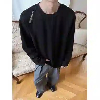 MADONA Basic Logo Crewneck Sweatshirt