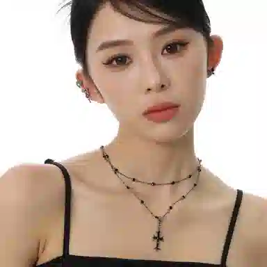 阿葱饰品 暗黑风格哥特式设计十字架吊坠 轻奢气质闪锆点缀双层叠戴 甜酷辣妹潮流百搭 钛钢 项链 女款
