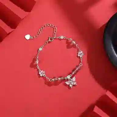 【浪漫蝶语】中国 银世城 蝶舞花漾 甜美精致在逃公主少女心高级感日常通勤百搭合成/人造 草莓晶 水晶手链 女款