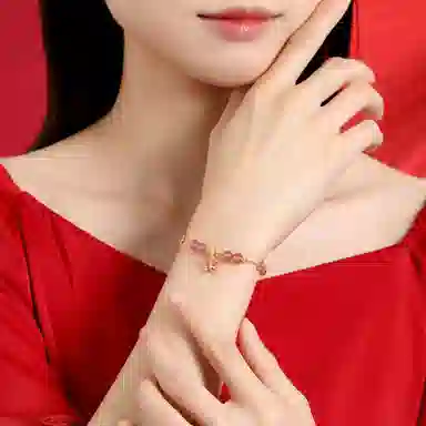 【浪漫蝶语】中国 银世城 蝶舞花漾 甜美精致在逃公主少女心高级感日常通勤百搭合成/人造 草莓晶 水晶手链 女款