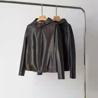 佐塞斯 轻奢外套连帽短款休闲皮衣 女款