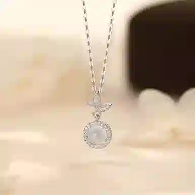 【招财招桃花】 周大生 转运三叶草玄学 招财福蝶 白月光好运玉满福新中式清透气质优雅锁骨链天然 玉髓 项链 男女同款情侣款