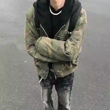 MOOR XCLNERY bomberLOGO