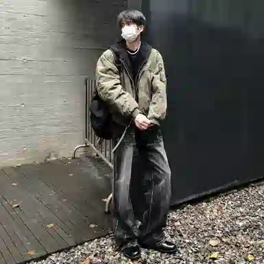 MOOR XCLNERY bomberLOGO