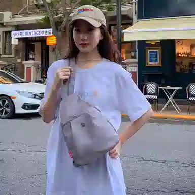 vack Multi-Functional Shoulder Bag