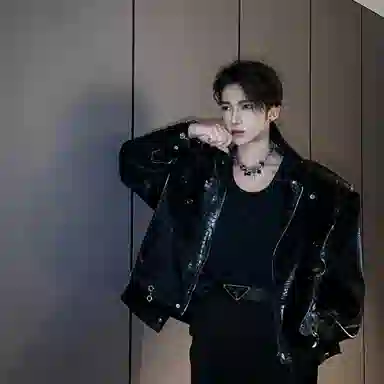 YGHOME Crocodile Shoulder Patch Leather Jacket