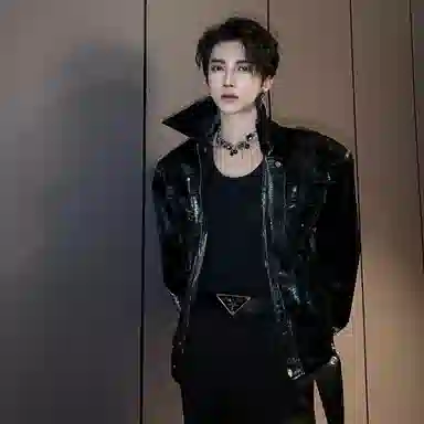 YGHOME Crocodile Shoulder Patch Leather Jacket