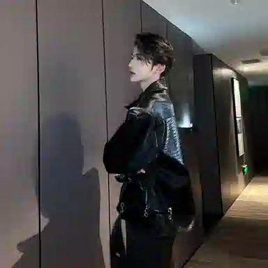 YGHOME Crocodile Shoulder Patch Leather Jacket