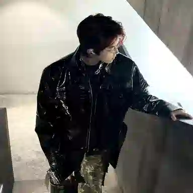 YGHOME Crocodile Shoulder Patch Leather Jacket