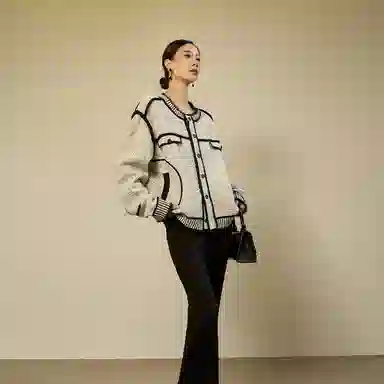 Yiwanshido Contrast Knit Cardigan