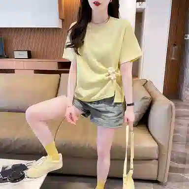 LAKESI T
