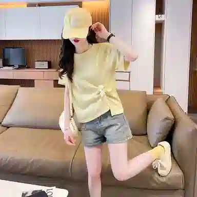 LAKESI T