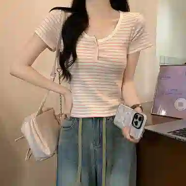 LAKESI T