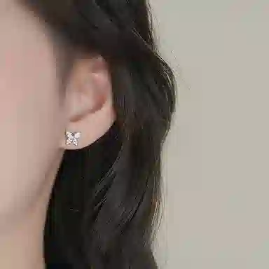 S925