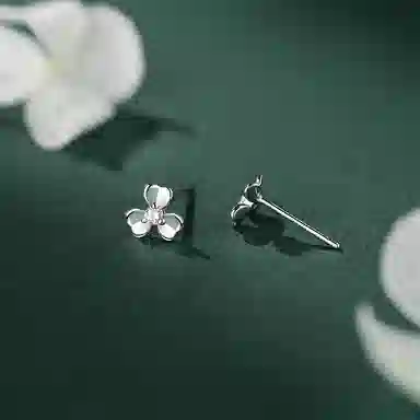 999