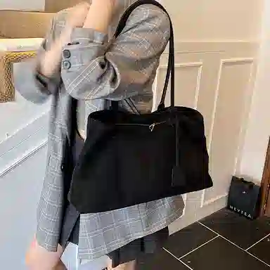 YTARA Tote
