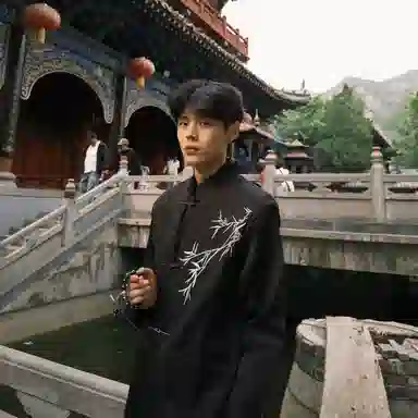 ""ROCCA DESIGN x WARNING LIGHT Neo-Chinese