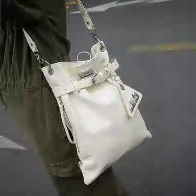 大犬乌马 束口软包设计 牛皮 双肩包 中号 女款 奶昔白