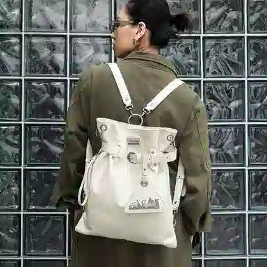 大犬乌马 束口软包设计 牛皮 双肩包 中号 女款 奶昔白