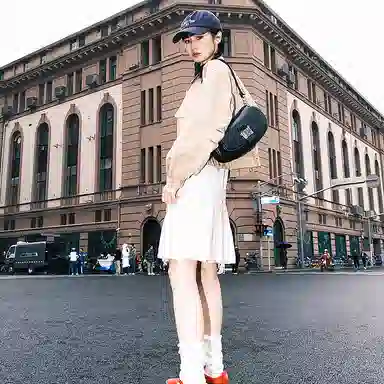 大犬乌马 纯色复古高级时尚 牛皮 马鞍包单肩包 小号 女款 黑巧