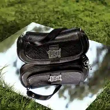 大犬乌马 纯色复古高级时尚 牛皮 马鞍包单肩包 小号 女款 黑巧