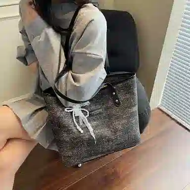 ORANGE BEAN ins Tote