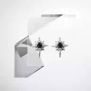 925