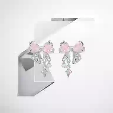 925