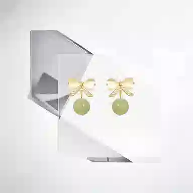 925