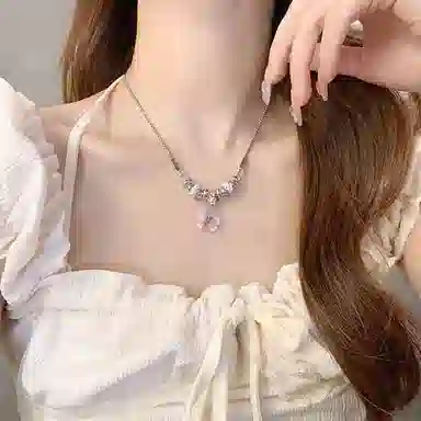 清脆小溪 甜酷粉色蝴蝶结小清新轻奢小众设计精致轻奢优雅高级感高贵典雅甜美时尚气质时髦百搭 合金 挂件 女款