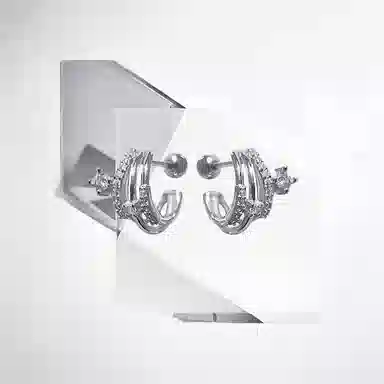 925